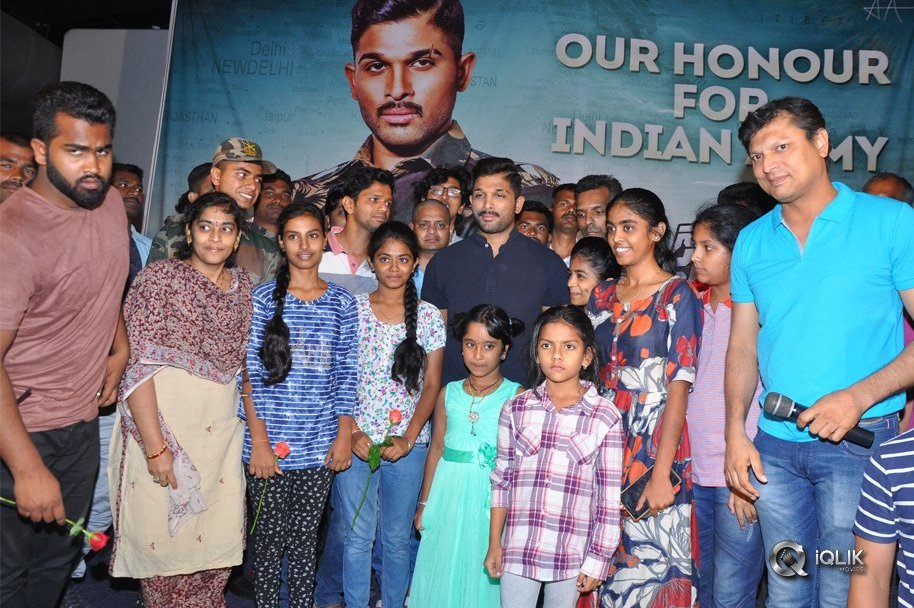 Army-People-Watching-Naa-Peru-Surya-Naa-illu-India-Movie-Photos